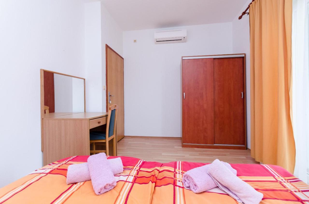 Apartments And Room Ljubica Lopar Exterior foto
